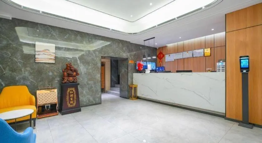 Green Tree Inn Urumqi San'gong Metro Station Exit