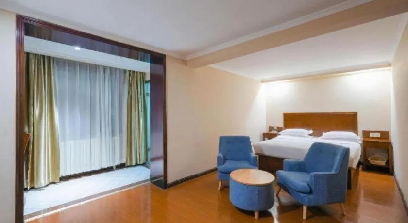 Bed in Green Tree Inn Urumqi San'gong Metro Station Exit