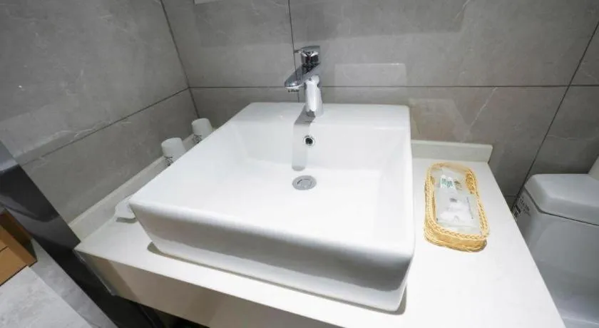 Green Tree Inn Urumqi San'gong Metro Station Exit