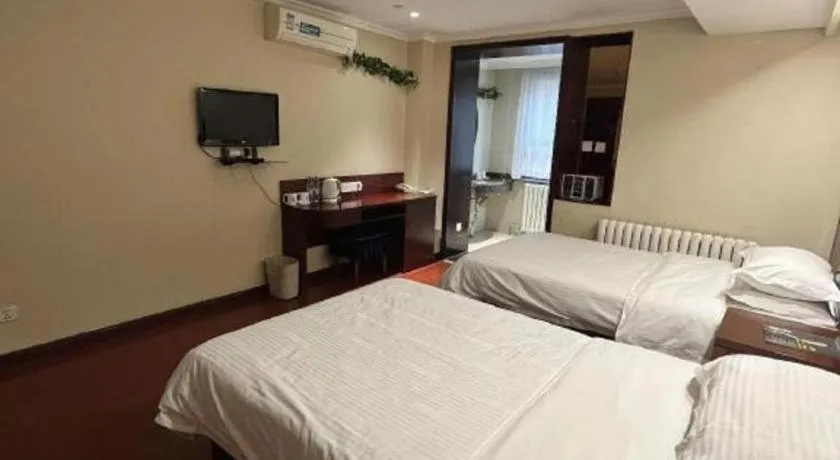 Bed in Green Tree Inn Urumqi San'gong Metro Station Exit