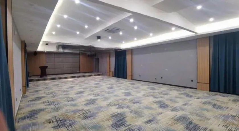 Green Tree Inn Urumqi San'gong Metro Station Exit