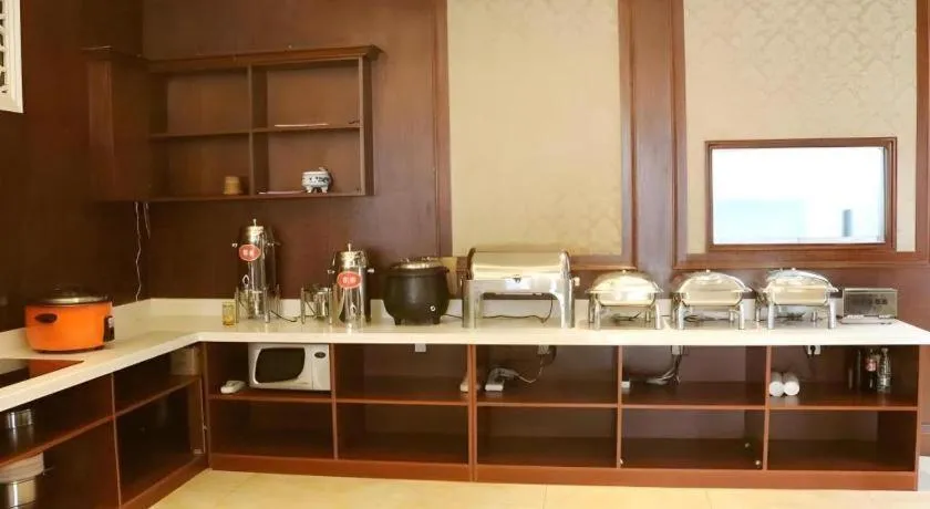 Green Tree Inn Urumqi San'gong Metro Station Exit