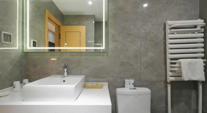 Green Tree Inn Urumqi San'gong Metro Station Exit