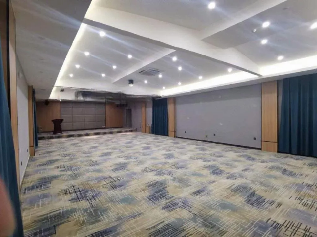 Green Tree Inn Urumqi San'gong Metro Station Exit