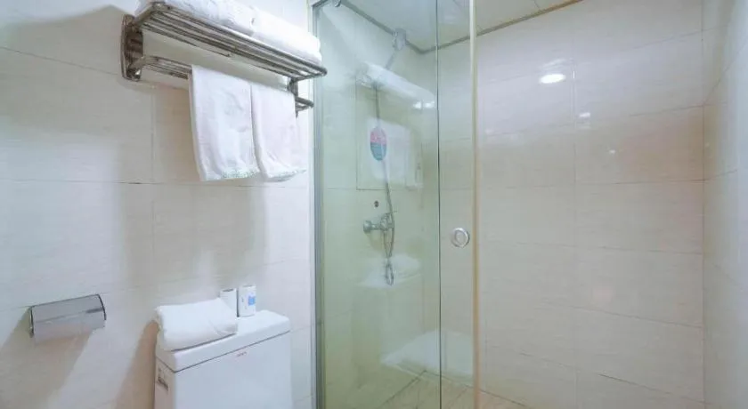 Green Tree Inn Urumqi San'gong Metro Station Exit