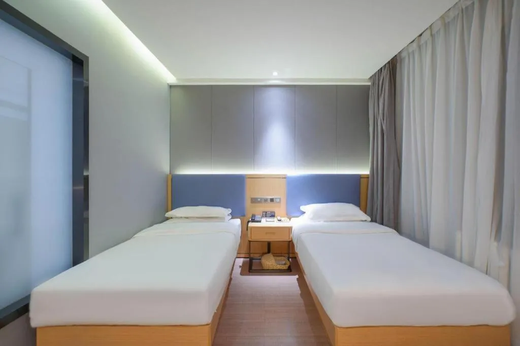 Bed in Green Tree Inn Urumqi San'gong Metro Station Exit