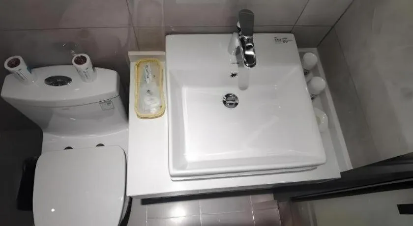 Green Tree Inn Urumqi San'gong Metro Station Exit