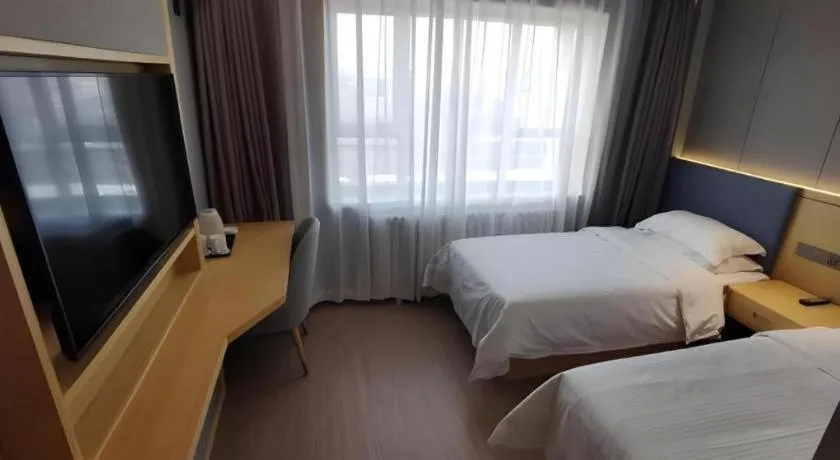 Bed in Green Tree Inn Urumqi San'gong Metro Station Exit