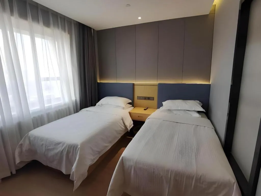 Bed in Green Tree Inn Urumqi San'gong Metro Station Exit