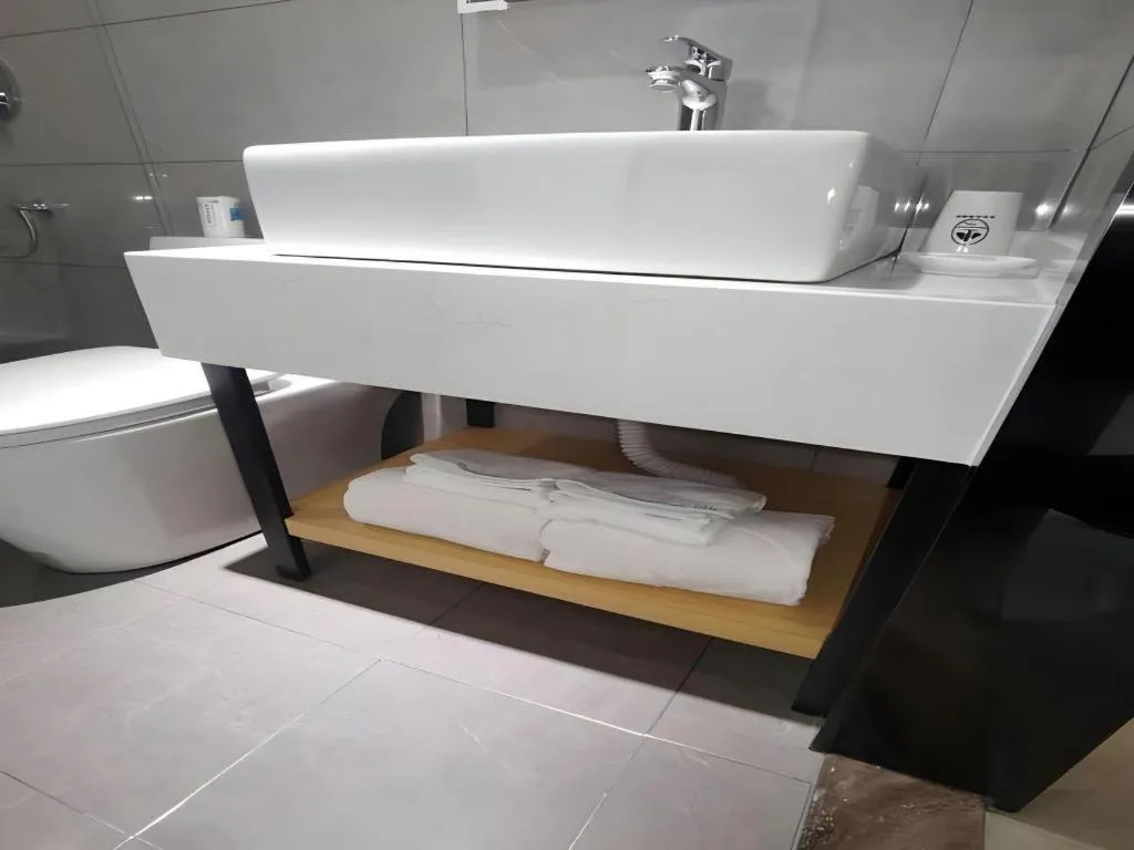 Green Tree Inn Urumqi San'gong Metro Station Exit