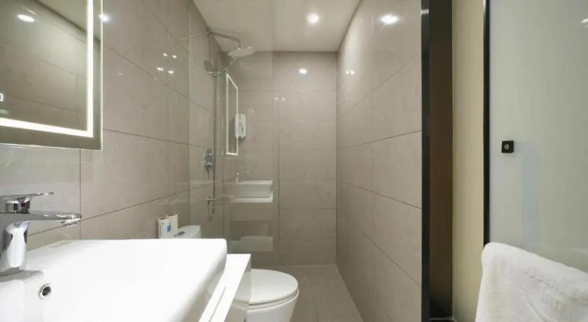 Green Tree Inn Urumqi San'gong Metro Station Exit