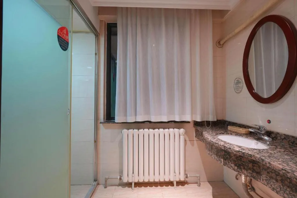 Green Tree Inn Urumqi San'gong Metro Station Exit