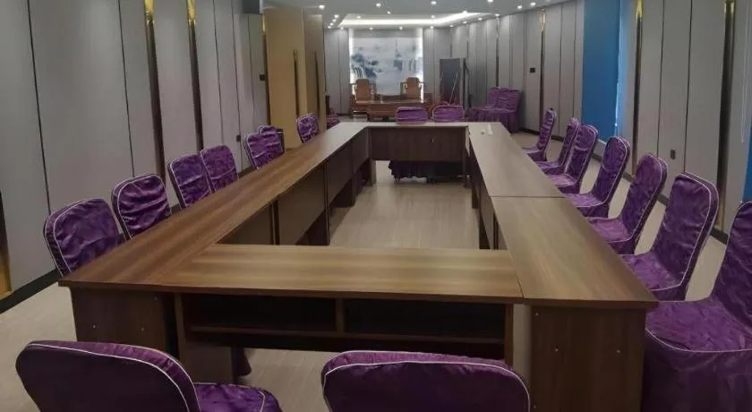 Green Tree Inn Urumqi San'gong Metro Station Exit