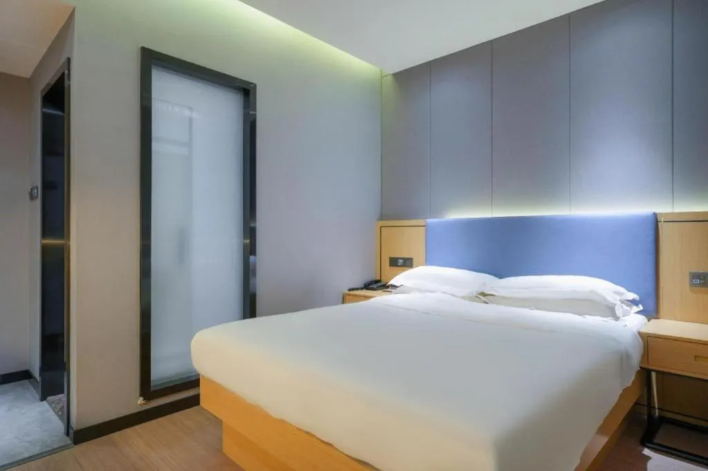 Bed in Green Tree Inn Urumqi San'gong Metro Station Exit