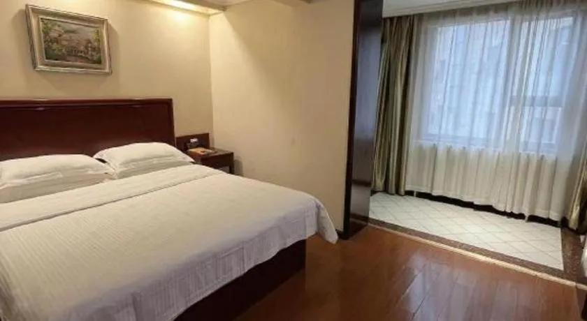 Bed in Green Tree Inn Urumqi San'gong Metro Station Exit