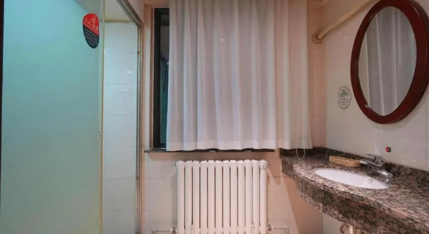 Green Tree Inn Urumqi San'gong Metro Station Exit