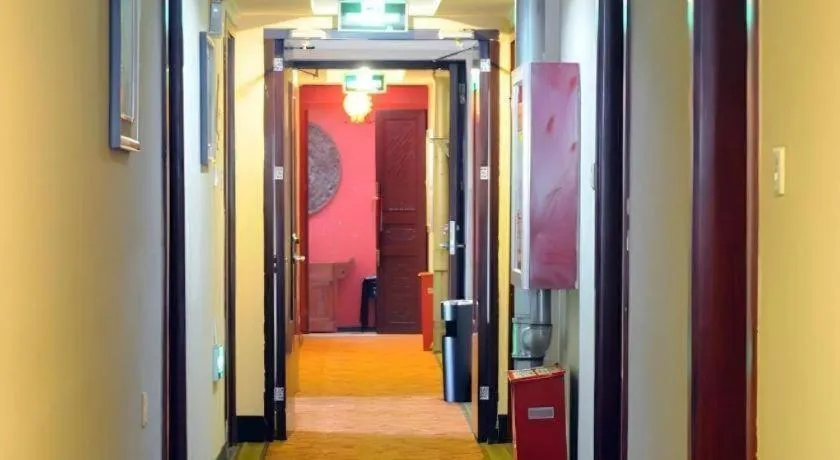 Green Tree Inn Urumqi San'gong Metro Station Exit