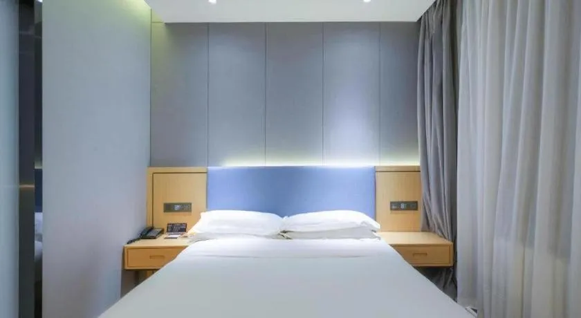 Bed in Green Tree Inn Urumqi San'gong Metro Station Exit