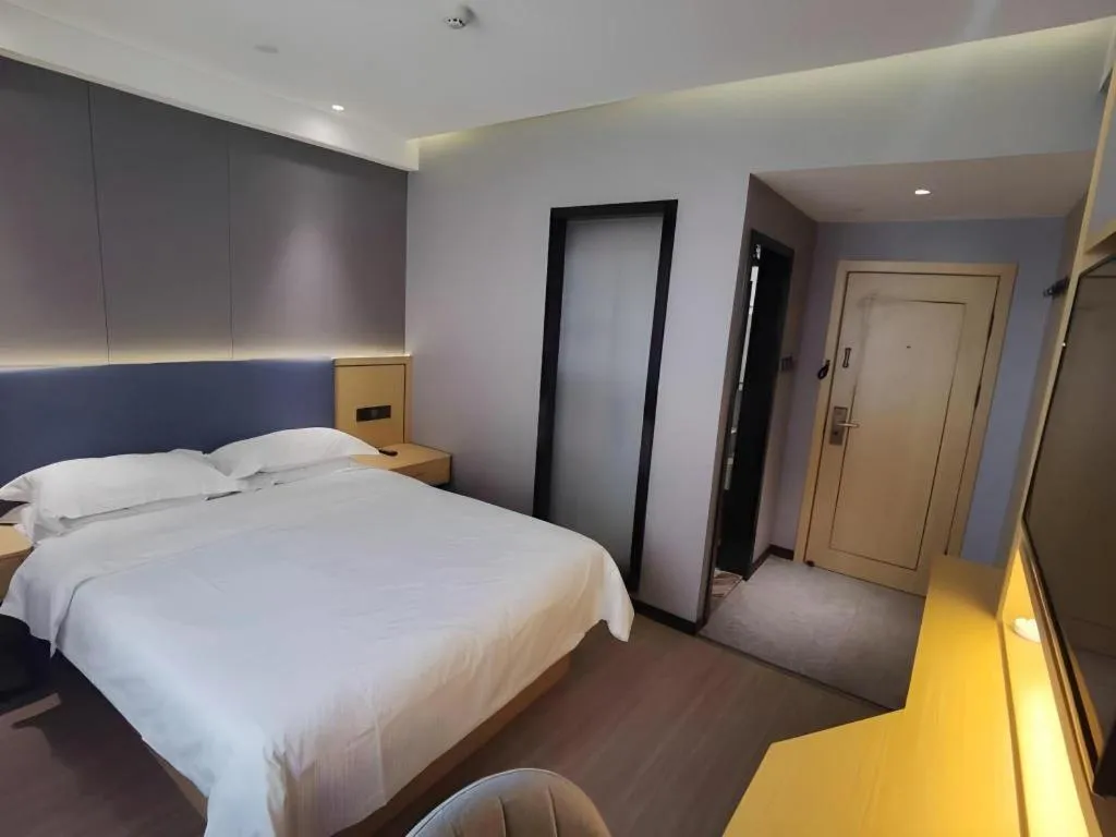 Bed in Green Tree Inn Urumqi San'gong Metro Station Exit