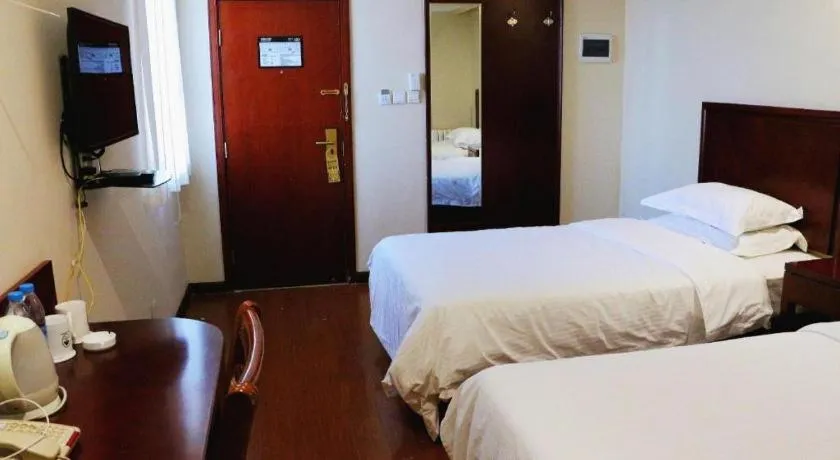 Bed in Green Tree Inn Urumqi San'gong Metro Station Exit
