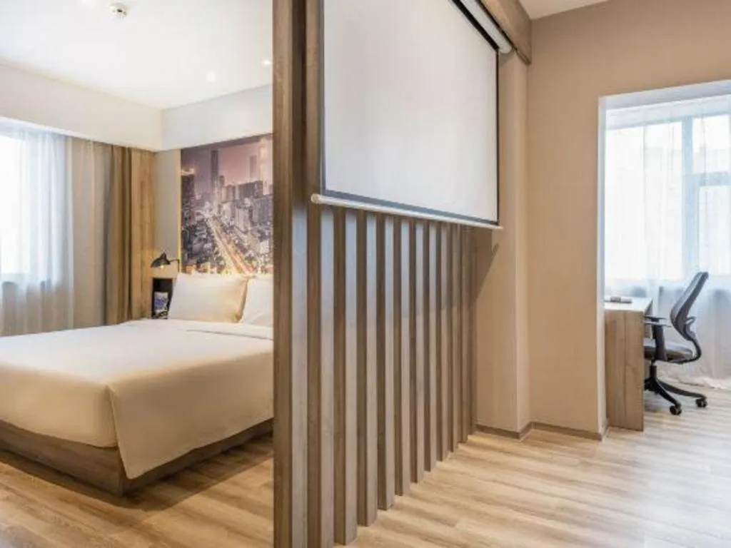 Bed in Atour Hotel Changsha Wuyi Square Wanbao Avenue