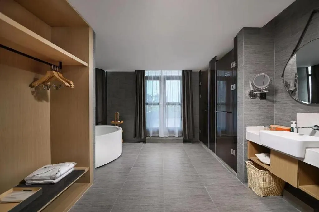 Atour Hotel Huainan Railway Station Commercial and Cultural Square