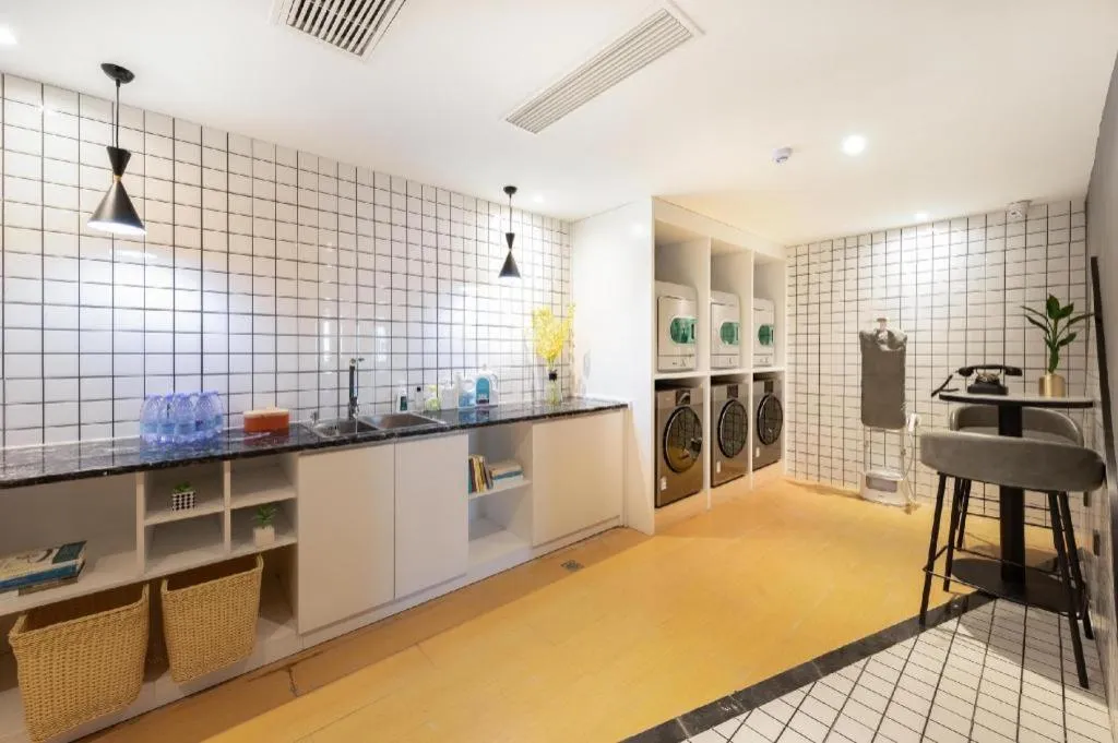 Atour Hotel Huainan Railway Station Commercial and Cultural Square