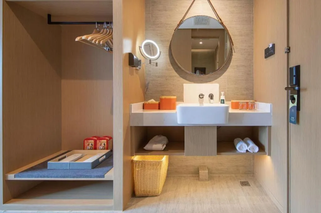 Atour Hotel Huainan Railway Station Commercial and Cultural Square