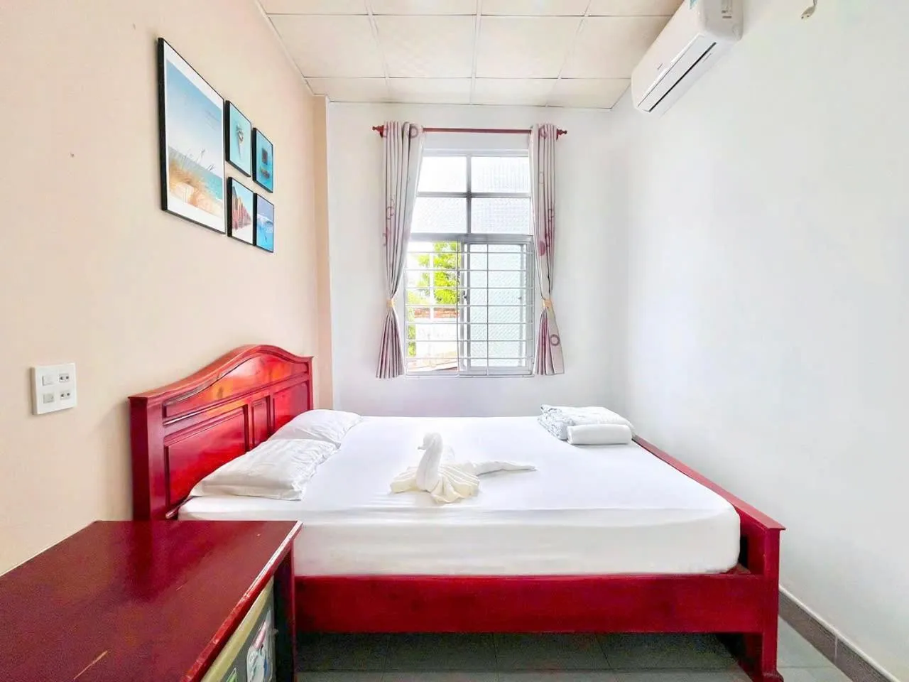 Bedroom, Bed in Quoc Dinh Guest House
