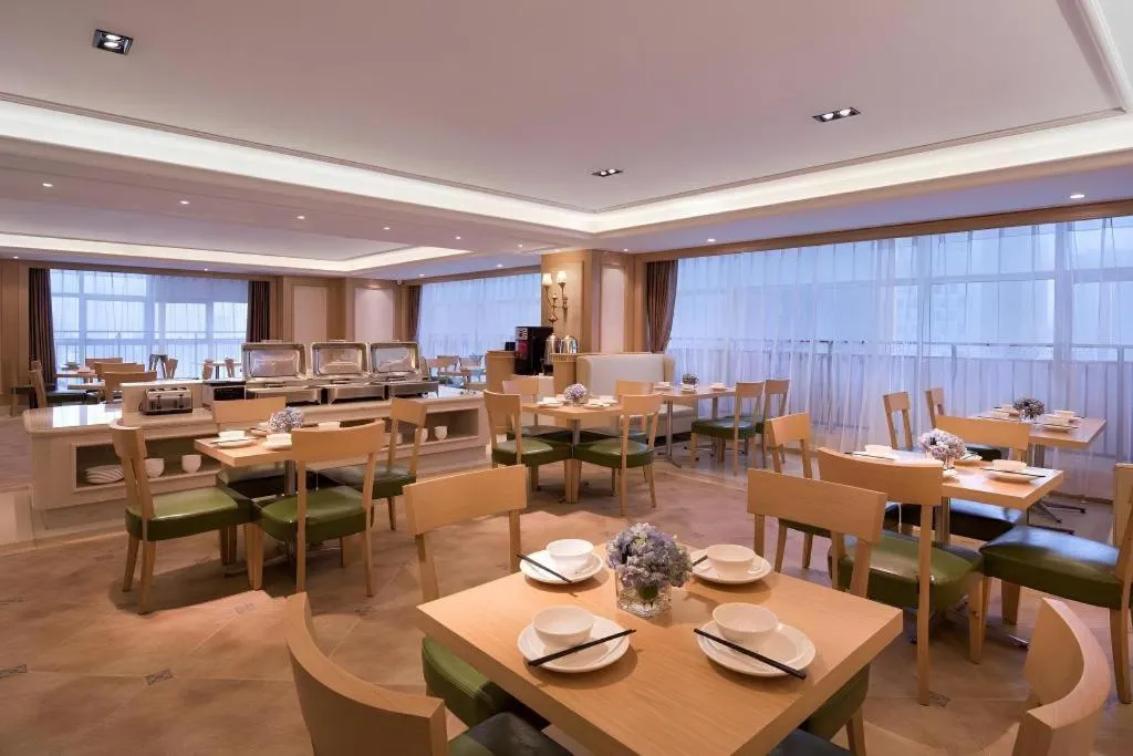 Vienna Hotel Zhengzhou East High-Speed Railway Station