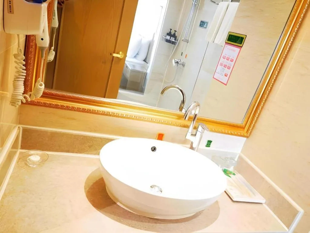 Vienna Hotel Zhengzhou East High-Speed Railway Station