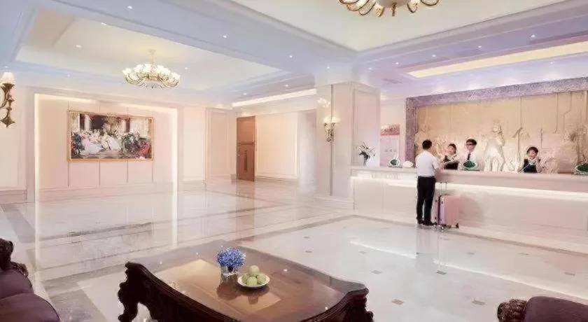 Vienna Hotel Zhengzhou East High-Speed Railway Station