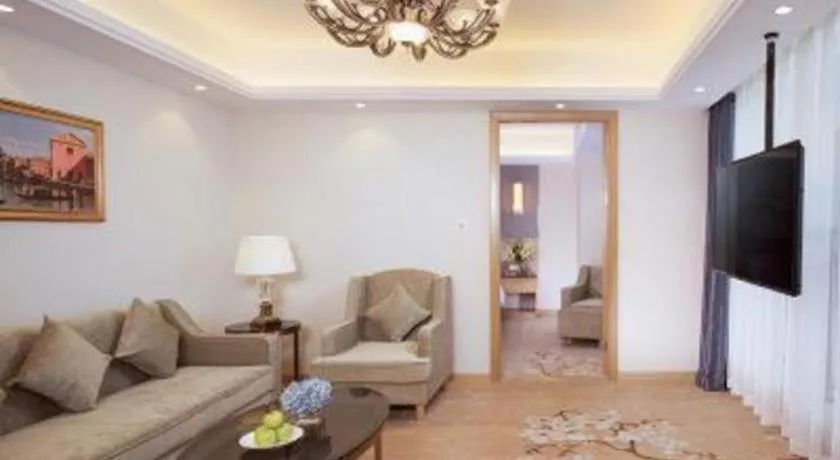 Vienna Hotel Zhengzhou East High-Speed Railway Station