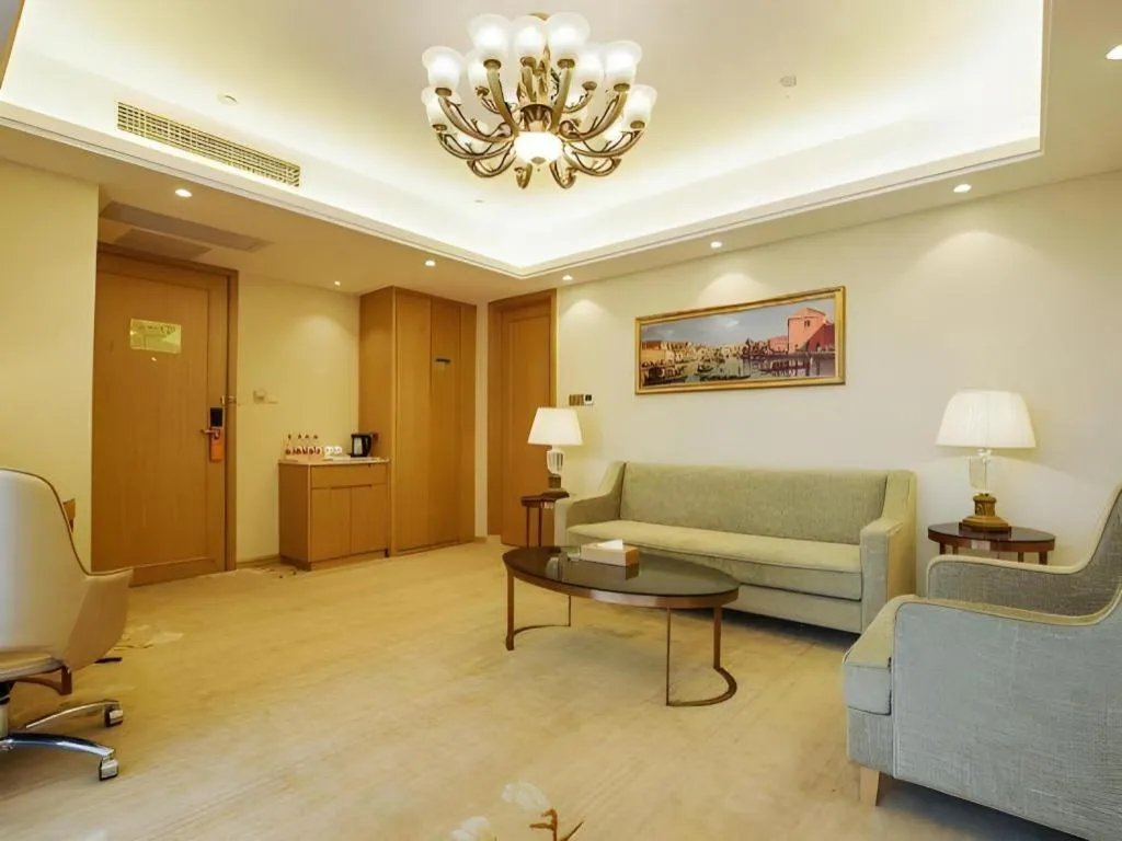 Vienna Hotel Zhengzhou East High-Speed Railway Station