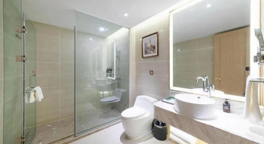 Vienna Hotel Chongqing West Station Square