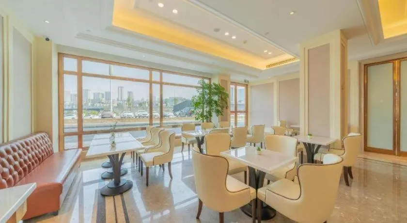 Vienna Hotel Chongqing West Station Square