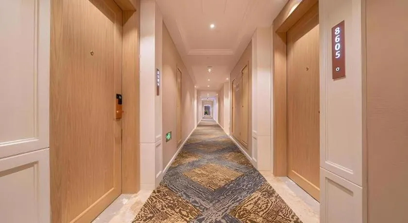 Vienna Hotel Chongqing West Station Square