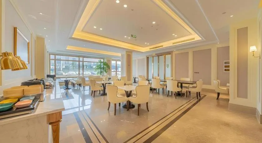 Vienna Hotel Chongqing West Station Square