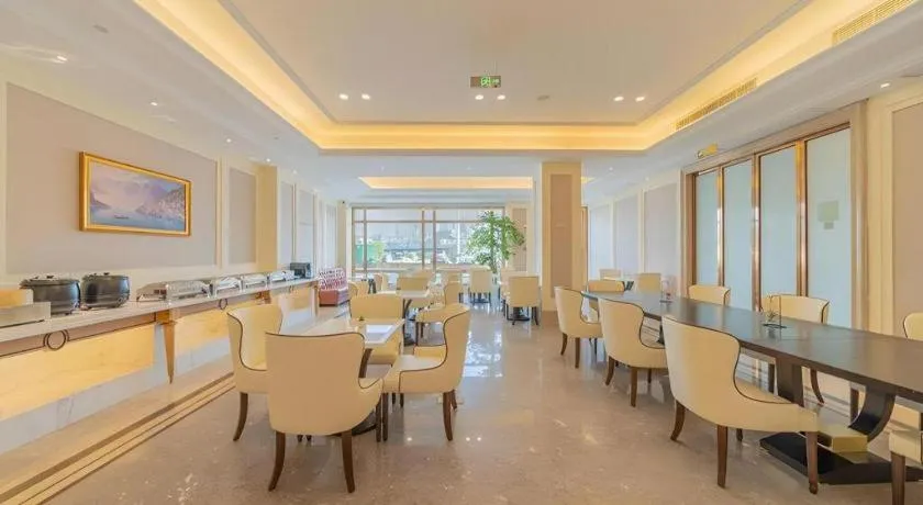 Vienna Hotel Chongqing West Station Square