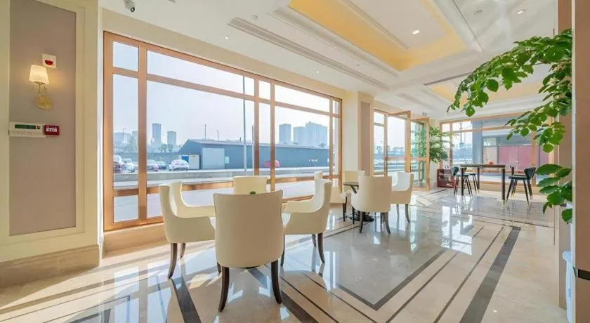 Vienna Hotel Chongqing West Station Square