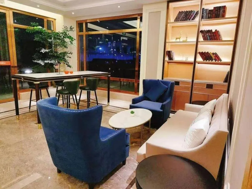 Vienna Hotel Chongqing West Station Square