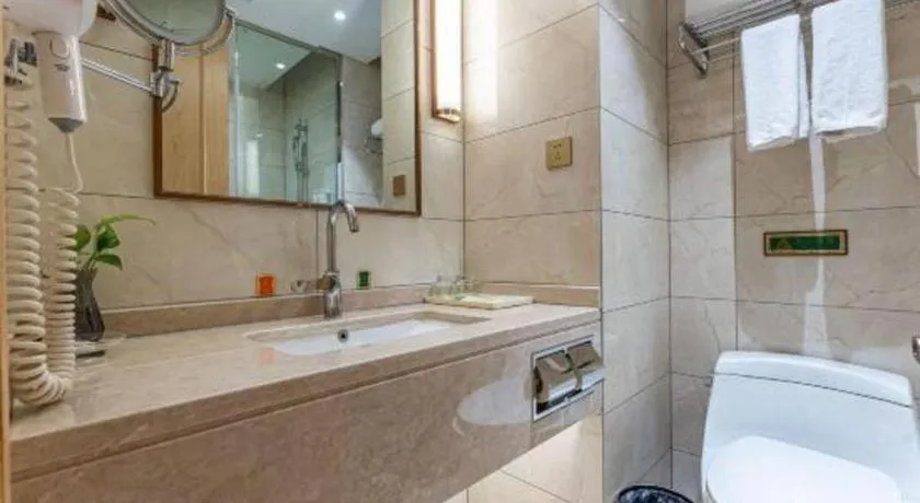 Vienna Hotel Jinjiang Bus Passenger Station