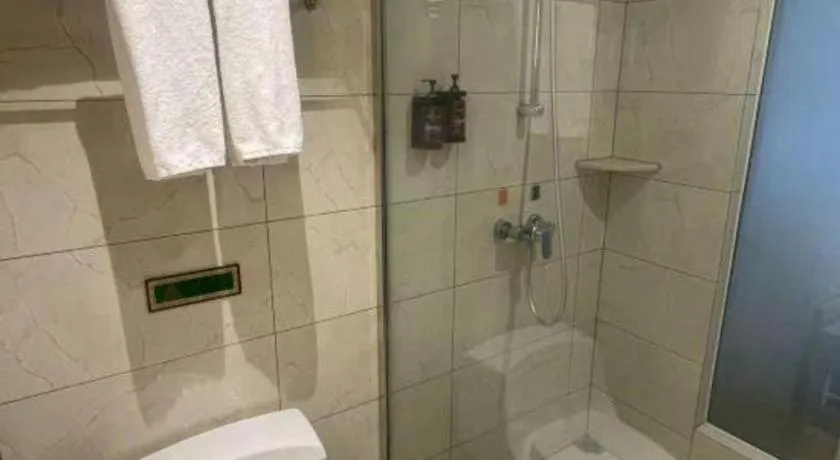 Vienna Hotel Jinjiang Bus Passenger Station