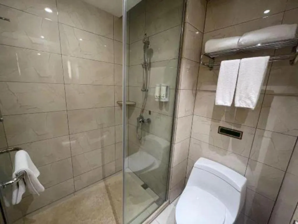 Vienna Hotel Jinjiang Bus Passenger Station