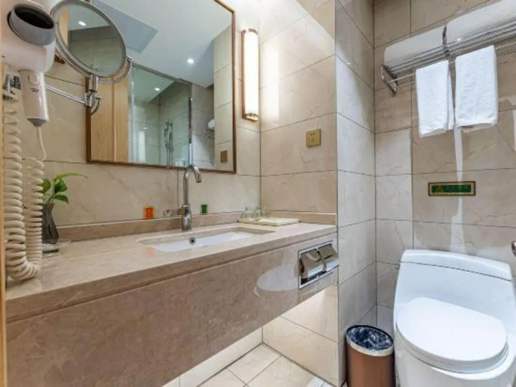 Vienna Hotel Jinjiang Bus Passenger Station