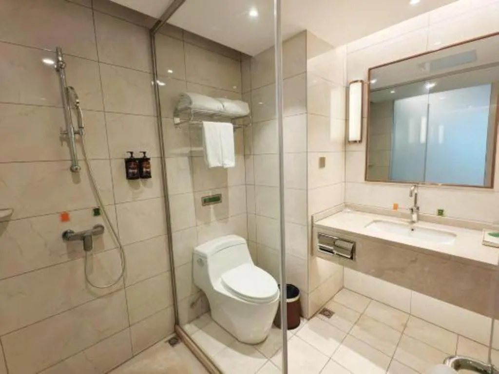 Vienna Hotel Jinjiang Bus Passenger Station