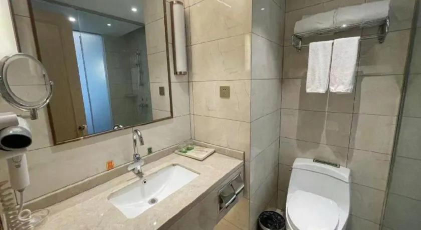 Vienna Hotel Jinjiang Bus Passenger Station