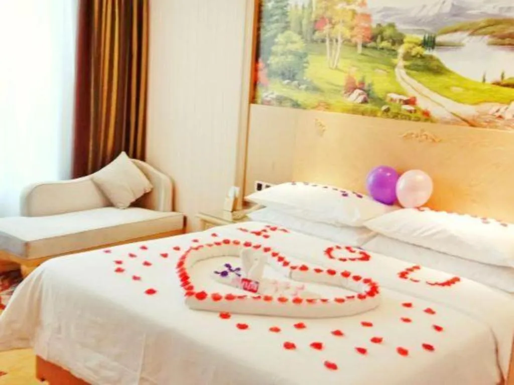 Bed in Vienna Hotel Chengdu North Railway Station North Square Wukuaishi Metro Station