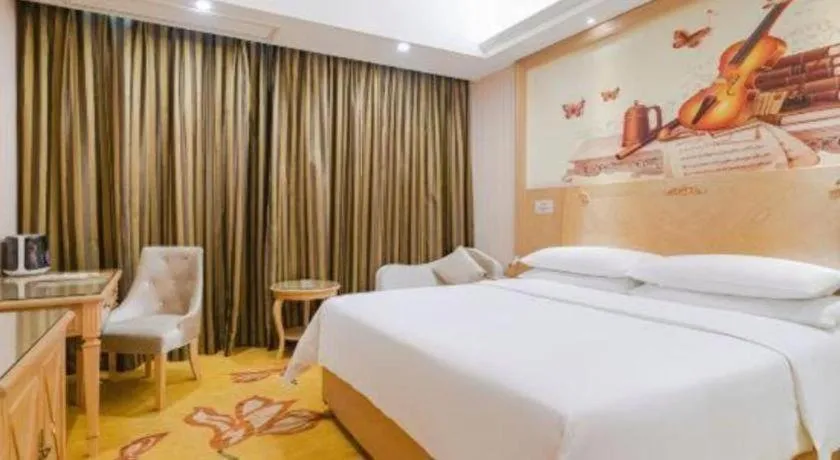 Bed in Vienna Hotel Chengdu North Railway Station North Square Wukuaishi Metro Station