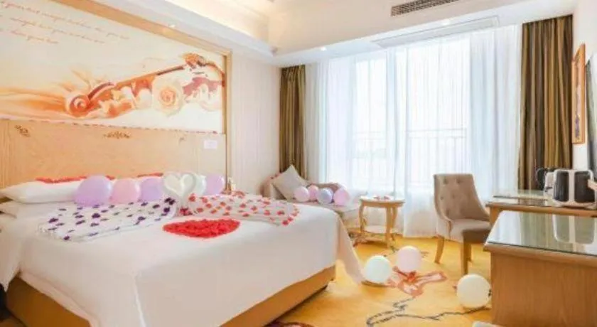 Bed in Vienna Hotel Chengdu North Railway Station North Square Wukuaishi Metro Station